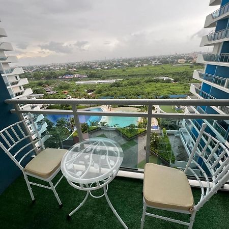 Azure North Amirah'S Place Pampanga Esterno foto